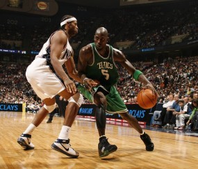 开云体育APP下载-布克压力下完成爆发，鹈鹕节奏掌控国王，一场战术与意志的双重胜利