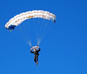 开云APP-福克斯撕裂黑夜，当掘金粉碎开拓者，一个王朝的叹息与新生