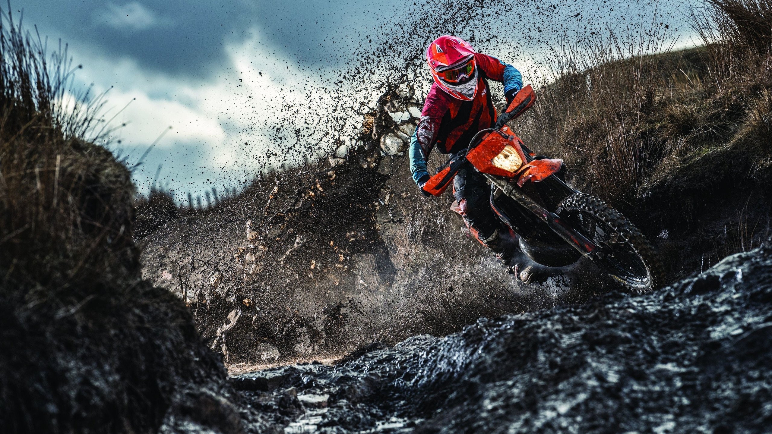 赛道与球场,当F1争冠之夜遇见拉梅洛的统治级表演